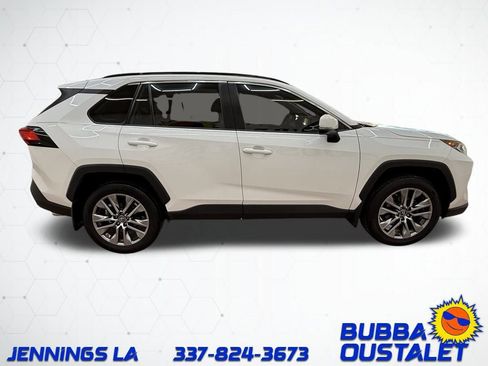 Used 2019 Toyota RAV4 XLE Premium image 6