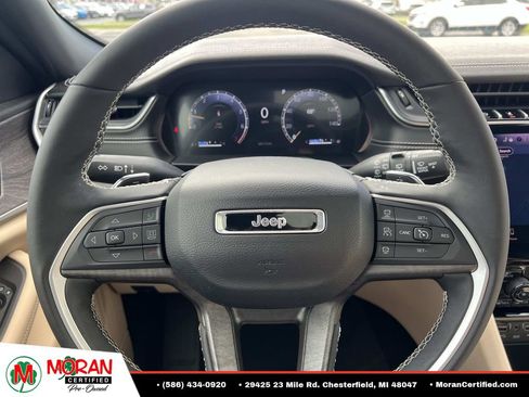 Used 2024 Jeep Grand Cherokee Limited AWD/4WD image 19