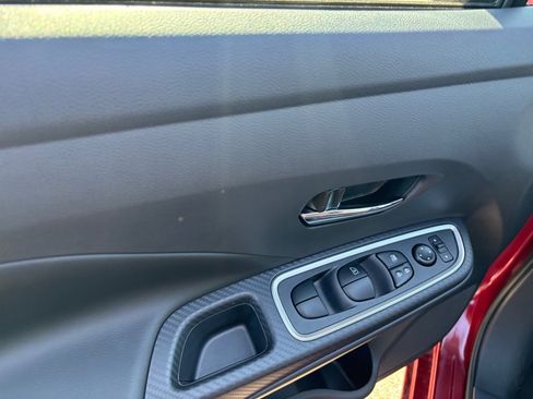 New 2025 Nissan Versa SR w/ Trunk Package image 32