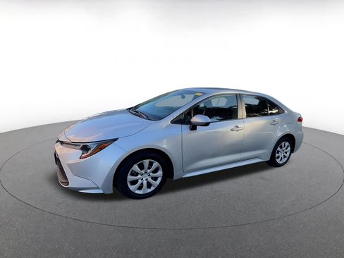 Used 2025 Toyota Corolla LE image 7