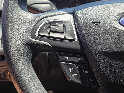 Used 2017 Ford Focus SEL FWD image 30