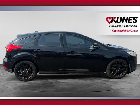 Used 2016 Ford Focus SE w/ Equipment Group 201A FWD image 11