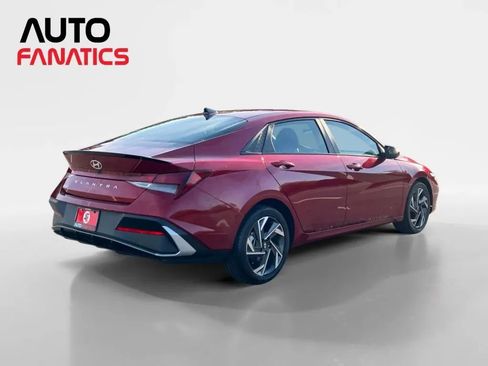 Used 2025 Hyundai Elantra Sport FWD image 5