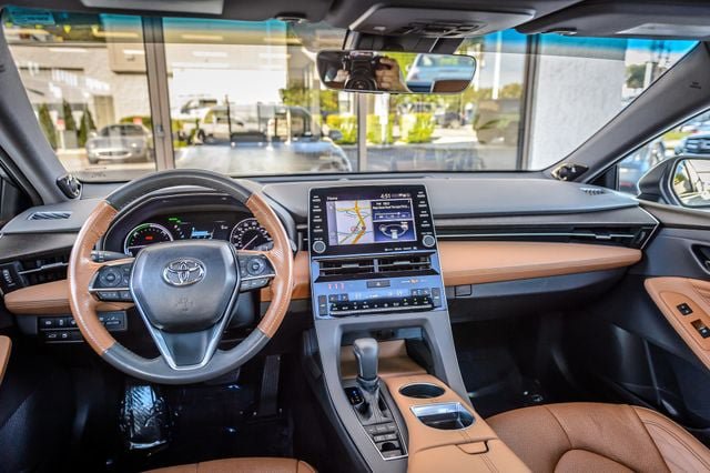 Used 2019 Toyota Avalon Limited FWD image 34
