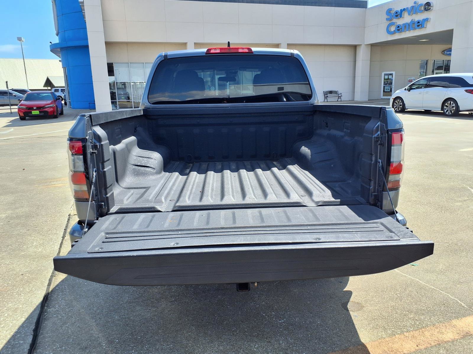 Used 2024 Nissan Frontier SV RWD image 10
