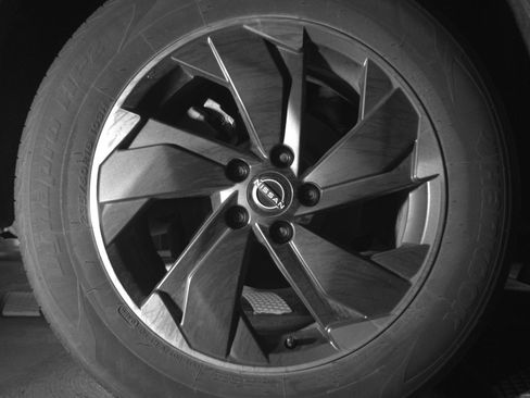 Used 2025 Nissan Rogue SV image 15