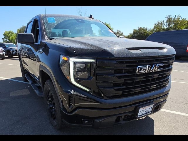 Used 2023 GMC Sierra 1500 Elevation AWD/4WD image 2