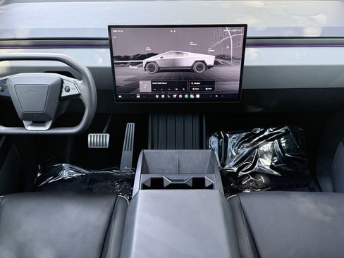 Used 2025 Tesla Cybertruck AWD Crew Cab image 56