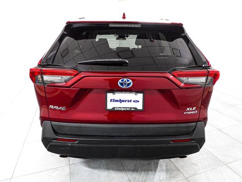 Used 2021 Toyota RAV4 XLE w/ Convenience Package AWD/4WD image 6