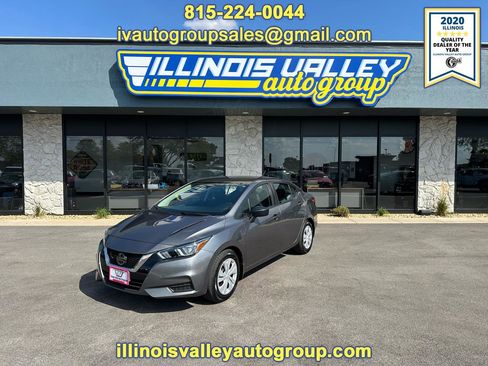 Used 2020 Nissan Versa S image 1