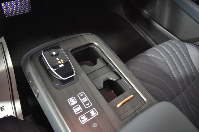 Certified 2024 Nissan Ariya AWD image 27