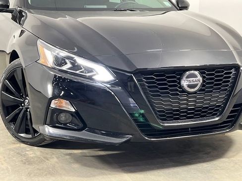 Used 2022 Nissan Altima 2.5 SR w/ Midnight Edition Package image 42