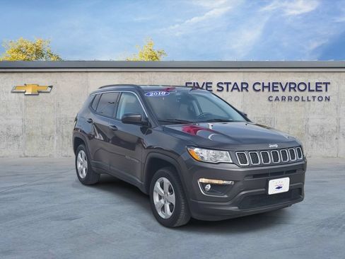 Used 2018 Jeep Compass Latitude w/ Popular Equipment Group AWD/4WD image 2