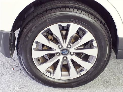 Used 2019 Subaru Outback 3.6R Touring image 3