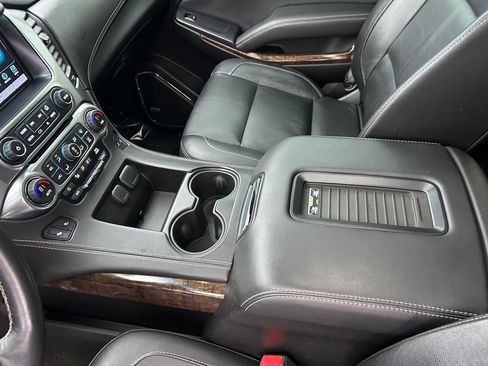 Used 2016 Chevrolet Suburban LT image 20