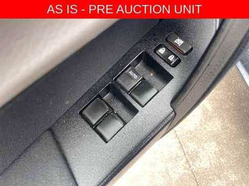 Used 2014 Toyota Corolla LE FWD image 19
