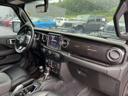 Used 2020 Jeep Wrangler Unlimited Sahara AWD/4WD image 8
