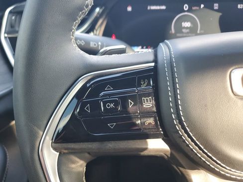 Used 2023 Jeep Grand Cherokee Overland w/ Luxury Tech Group IV RWD image 21