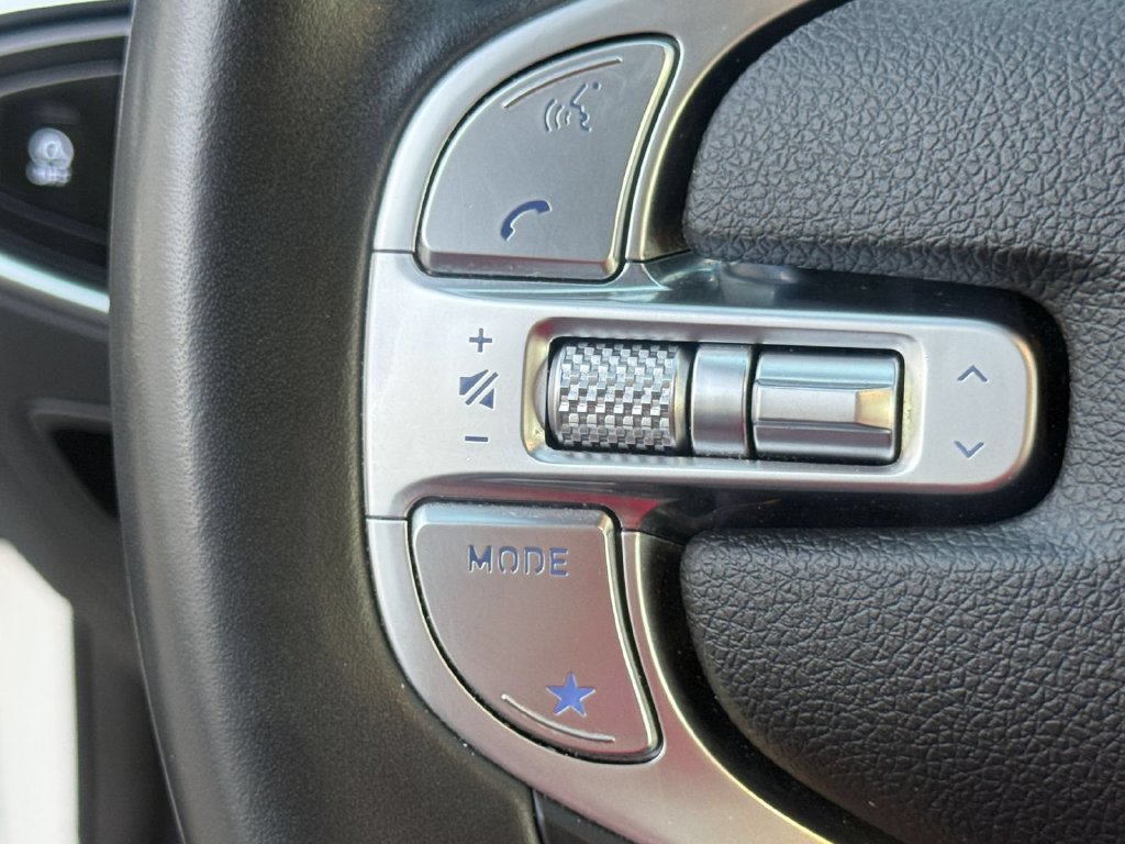 Used 2025 Genesis GV70 2.5T AWD/4WD image 19