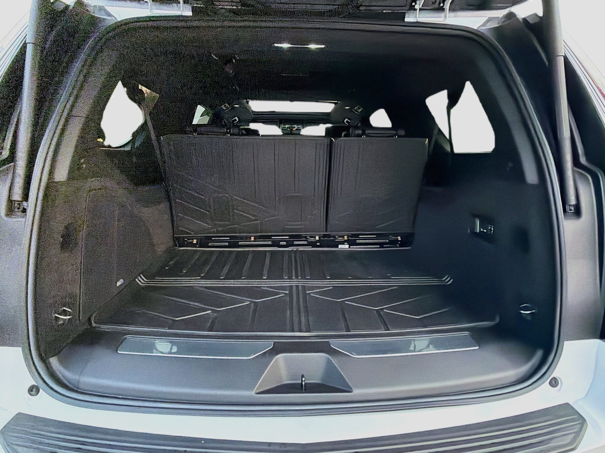 Used 2025 Cadillac Escalade ESV Sport w/ Touring Package AWD/4WD image 12