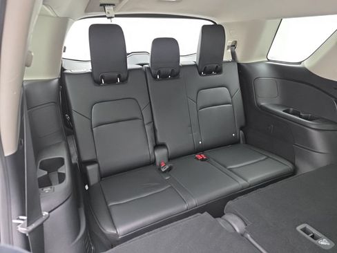 Used 2024 Nissan Pathfinder SL AWD/4WD image 45