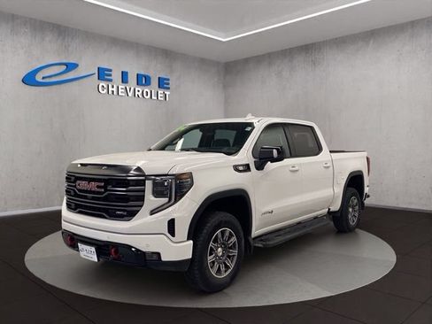 Used 2024 GMC Sierra 1500 AT4 w/ Technology Package AWD/4WD image 11