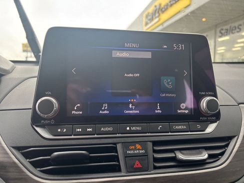 Used 2025 Nissan Altima 2.5 SV FWD image 20