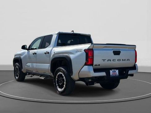 Used 2025 Toyota Tacoma TRD Off-Road w/ TRD Off Road Premium Package image 7