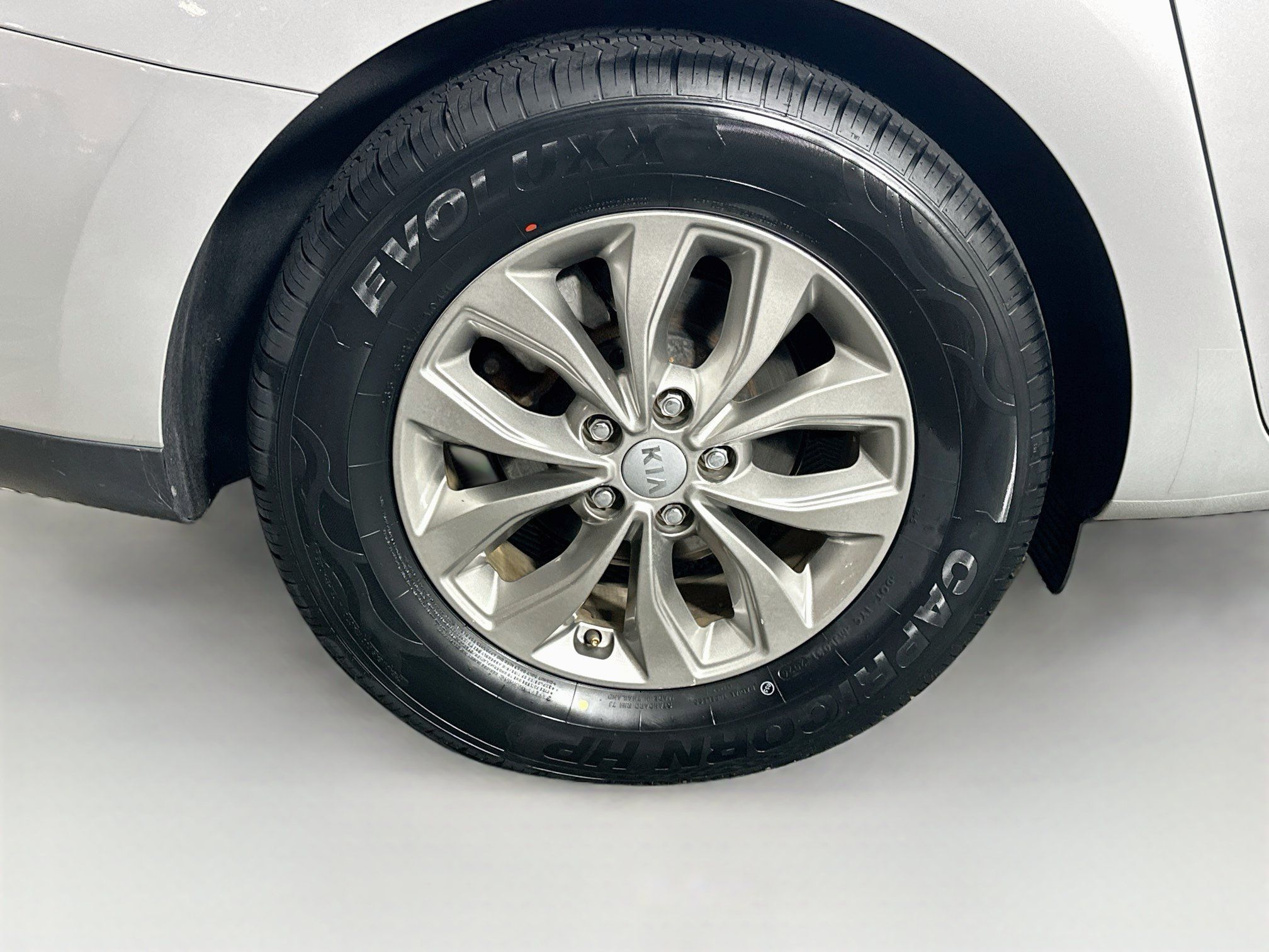 Used 2020 Kia Sedona LX FWD image 11