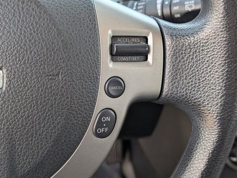 Used 2011 Nissan Rogue SV image 22