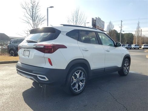 Certified 2022 Kia Seltos EX image 4