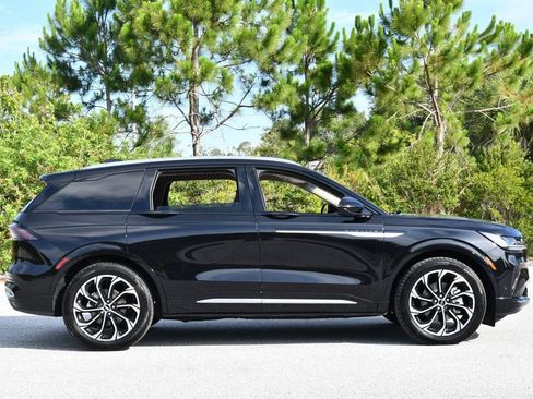 Used 2024 Lincoln Nautilus Reserve w/ Equipment Group 203A AWD/4WD image 34
