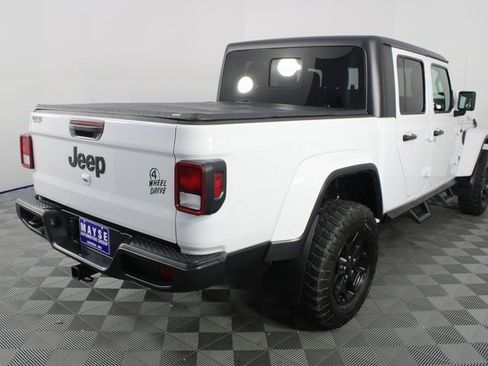 Used 2022 Jeep Gladiator Willys image 24