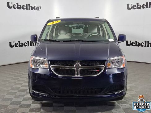 Used 2014 Dodge Grand Caravan SXT FWD image 2