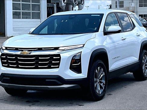 Used 2026 Chevrolet Equinox LT FWD image 7