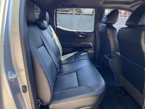 Used 2023 Toyota Tacoma TRD Sport w/ TRD Premium Sport Package AWD/4WD image 17