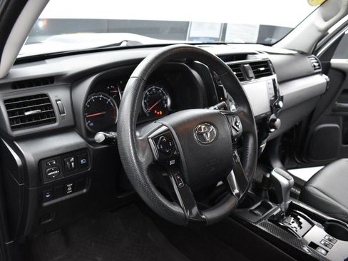 Used 2021 Toyota 4Runner TRD Off-Road Premium w/ Moonroof Package AWD/4WD image 12