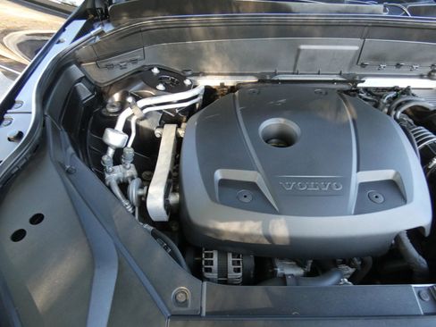 Used 2020 Volvo XC90 T6 Momentum image 70