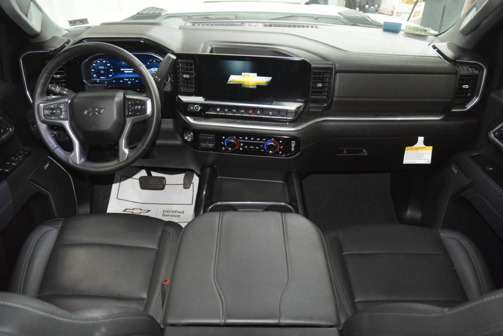 Used 2025 Chevrolet Silverado 2500 LTZ w/ LTZ Plus Package AWD/4WD image 32
