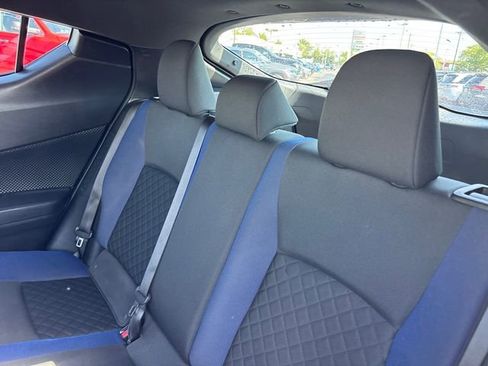 Used 2022 Toyota C-HR XLE FWD image 8