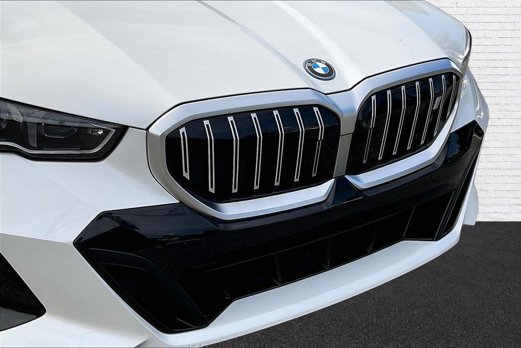 Used 2024 BMW i5 eDrive40i w/ Executive Package RWD image 33