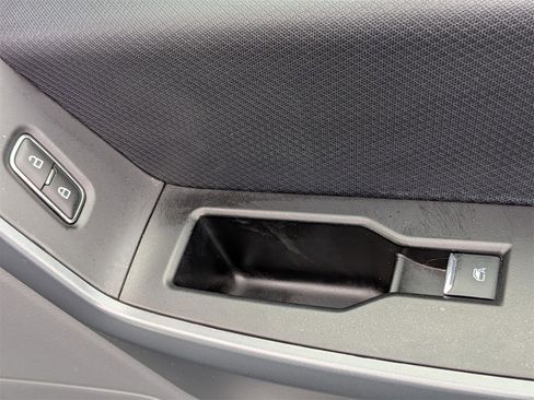 Used 2023 Ford F150 XLT image 35