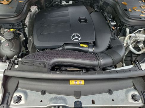 Used 2021 Mercedes-Benz GLC 300 image 9