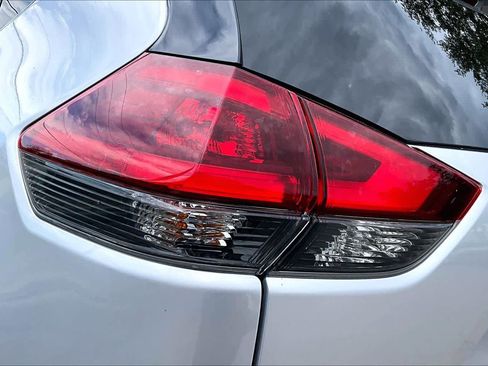 Used 2020 Nissan Rogue SV AWD/4WD image 29