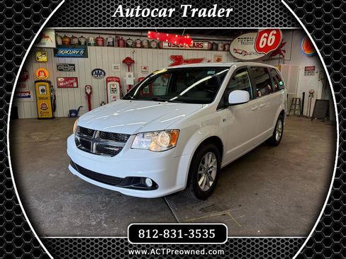 Used 2019 Dodge Grand Caravan SXT image 1