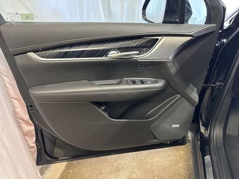 Certified 2023 Cadillac XT6 Premium Luxury AWD/4WD image 24