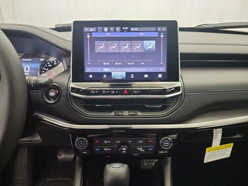 New 2026 Jeep Compass Limited AWD/4WD image 17