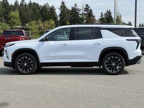 New 2026 Chevrolet Traverse LT w/ Sun and Wheel Package AWD/4WD image 2
