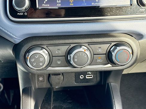 Used 2024 Nissan Versa SV w/ Trunk Package image 29