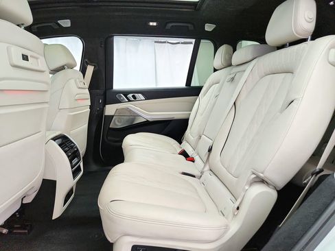 Used 2021 BMW X7 M50i w/ Dynamic Handling Package AWD/4WD image 27